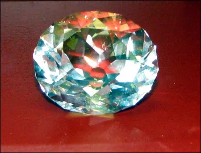 L'un de ces trois diamants est tellement exceptionnel que sa valeur est inconnue !