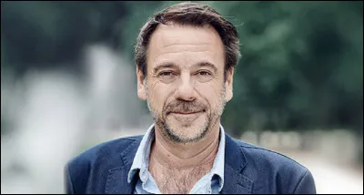 Qui est cet auteur du roman dont le titre est ''Le temps est assassin'' ?