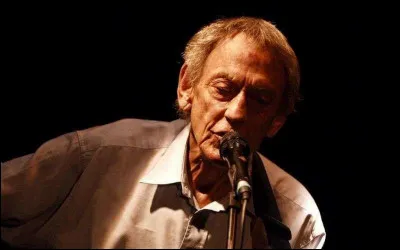 ''Le temps est loin de nos vingt ans, des coups de poings, des coups de sang...'' Qui est l'auteur de ces paroles ?