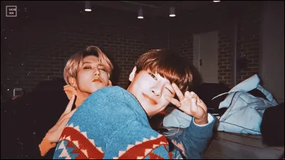 Qui a pris la main de Minho lors du Survival pour l'aider à se calmer avant que celui-ci commence à rapper ?