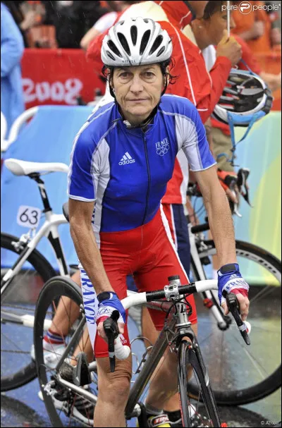 Quelle cycliste française a battu 38 records du monde au cours de sa carrière ?