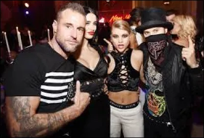 En 2003, pour quelle maison de champagne est-il appelé à mettre en place le salon-lounge ?