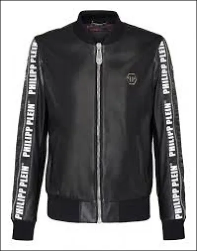 Que peut-on très souvent voir sur ses tenues ?