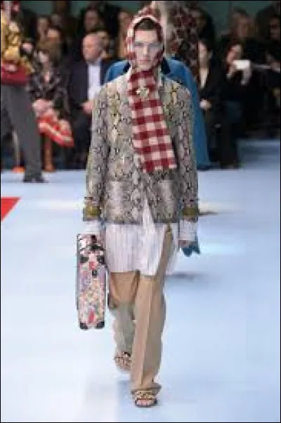 Dans le classement mondial des marques du magazine Forbes, Gucci est la deuxième marque de luxe après :