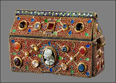 &Agrave; quel art du Moyen &Acirc;ge appartient ce reliquaire ?