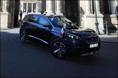 Après la Renault Espace et la DS7 Crossback, le Peugeot 5008 ! Mais quel président les utilise ?