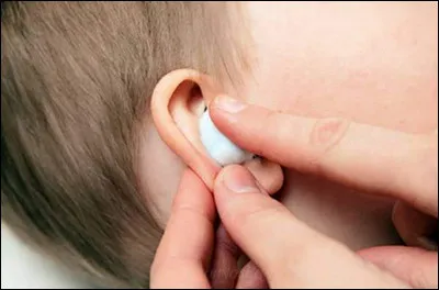 Que signifie l'expression ''Avoir du coton dans les oreilles'' ?