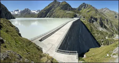 Si je vous dis "plus de 650 km", je parle des...