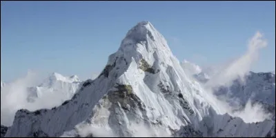 Combien de pays traversent la chaîne de montagne de l'Himalaya ?