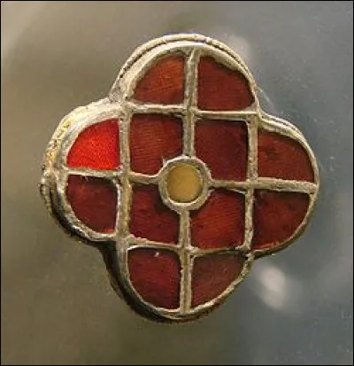 Quelle technique a &eacute;t&eacute; utilis&eacute;e pour la confection de ce bijou m&eacute;rovingien ?