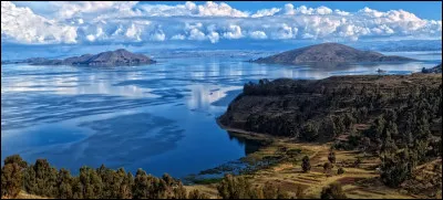 Quel est le plus vaste lac d'Amérique du Sud et aussi le plus haut du monde ?