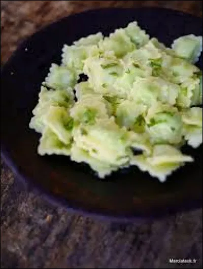 Que trouve-t-on dans la raviole du Dauphiné ?