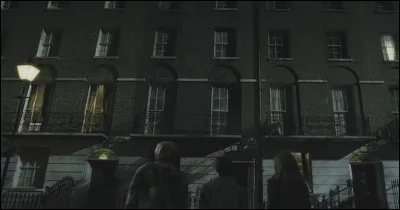 Où se trouve le 12 square Grimmaurd ?