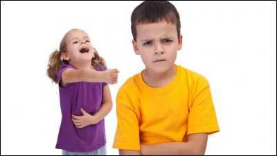 Quelqu'un se moque de toi. Comment réagis-tu ?