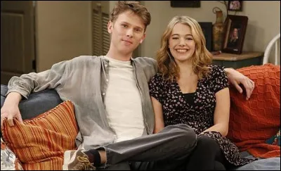 Violet finit par tomber enceinte. Mais de qui ?