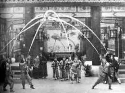 Même si un film suédois de 720 heures est prévu pour 2020, le film le plus long reste jusqu'à présent chinois. Quel est son titre ?