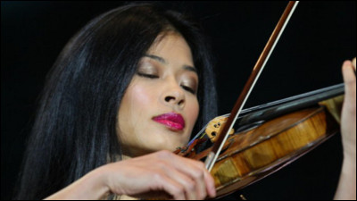 Vanessa-Mae est devenue célèbre en jouant de quel instrument ?