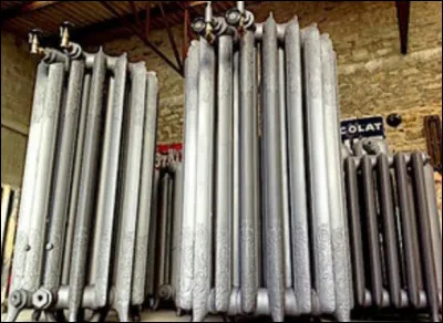 Dans les ann&eacute;es 1900, quel syst&egrave;me de chauffage appara&icirc;t ?