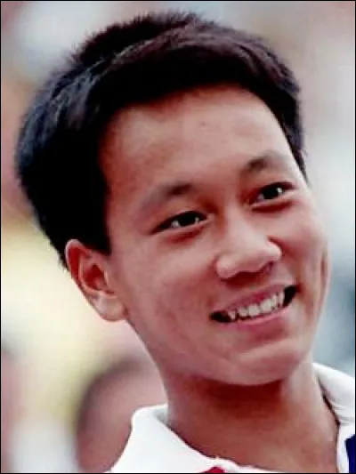 Qui est ce Michael, joueur de tennis américain de renommée mondiale qui a remporté 34 titres sur le circuit A.T.P. de 1988 à 2003 ?