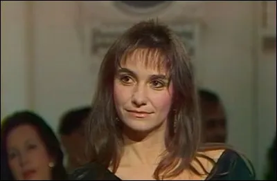 Cette écrivaine, lauréate du prix Interallié en 1976 pour "Prends garde à la douceur des choses" et du prix Renaudot en 1985 pour "Mes nuits sont plus belles que vos jours", c'est ... Billetdoux.
