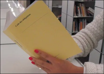 Dans quel livre est classé le thème "Droit du travail" ?