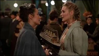 Adrienne a une petite fille, comment s'appelle-t-elle ?