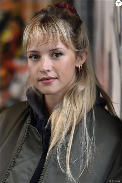 "Parce que mes mots sont pas très beaux" :