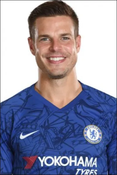 Qui est ce footballeur ?