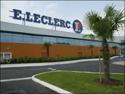 Tu vas faire des courses chez Leclerc, mais presque tout est beaucoup plus cher (jusqu'à deux ou trois fois plus cher). Que penses-tu ?