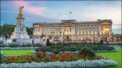 Le prince Harry, petit-fils de la reine Elizabeth II, se maria en 2018 avec une actrice américaine. Quel est son prénom ?