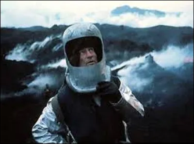 Quel volcanologue russe, naturalisé Belge puis Français, est considéré comme le père de la volcanologie ?