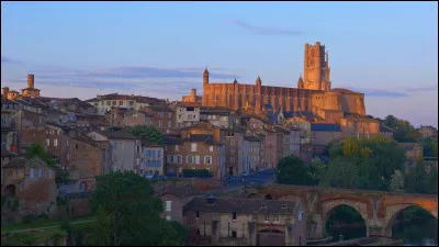 De quel d&eacute;partement la ville d'Albi est-elle la pr&eacute;fecture ?
