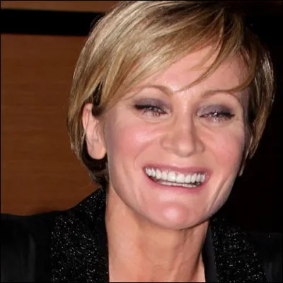 Complétez les paroles de cette chanson de Patricia Kaas nommée "Les Hommes qui passent" : "Les hommes qui passent, Maman / M'envoient toujours des cartes postales / Des Bahamas, Maman / Les hommes qui passent, tout l'temps / Sont musiciens, artistes peintres / Ou comédiens, ...".