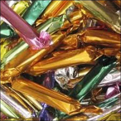 ''Je vous ai apporté des bonbons, parce que les fleurs c'est périssable... '' Qui est l'auteur de ces paroles ?