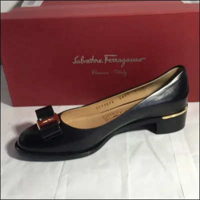 Quel est le nom de cette entreprise italienne de chaussures de luxe née en 1928 à Florence ?