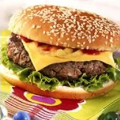 Son véritable prénom est Michel, je vous laisse deviner son véritable nom, et partant de là, son nom de scène, dans ce cas vous atteindrez votre paradis  blanc !