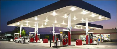 Cette installation permet aux militaires d'être autonomes dans la gestion du carburant de leurs engins. Ceci est une...