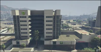 Quelle est la particularité d'un hôpital situé dans une zone militaire ?