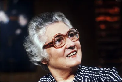 Qui est cette pédiatre et et psychanalyste qui s'est intéressée particulièrement à la psychanalyse des enfants, mère de Carlos ?