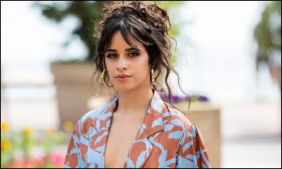 Quel chanteur canadien interprète "Señorita" avec la cubano-américaine Camila Cabello ?