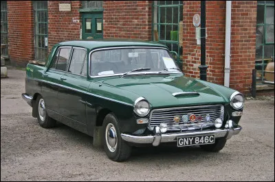 En 1954, un constructeur britannique utilise le nom d'un quartier historique de Londres pour l'un de ses mod&egrave;les. Quel est ce mod&egrave;le ?