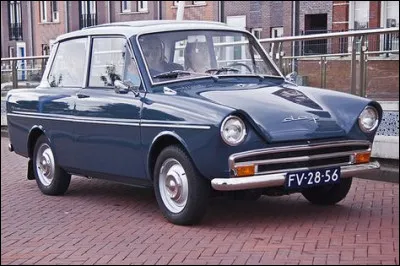 Mais puisque je vous dis que ce constructeur fait toujours des camions et qu'il est batave, ce n'est pas des salades !