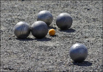 Quel nom familier donne-t-on au cochonnet ?