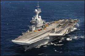 Aujourd'hui, le plus grand porte-avions du monde est le "Charles de Gaulle", qui appartient à la marine française.