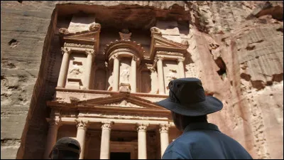Sur quel site jordanien arrive Indiana Jones dans le film "La Dernière Croisade" ?
