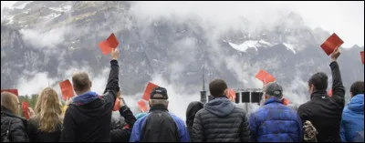 La démocratie suisse est...