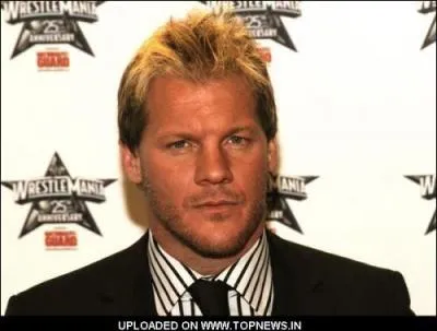 Quel guest host a fait un bisou sur le front  Chris Jerico et l'a appel 'Christina' ?