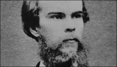 Qui Verlaine a-t-il blessé de deux coups de revolver, pourtant plus que son ami, son amant ?