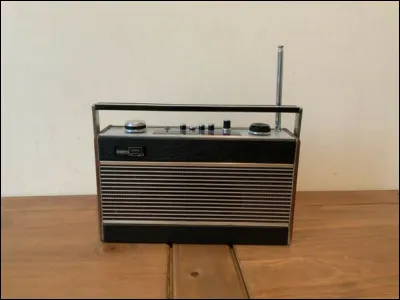Complétez le titre de l'émission radio créée en 1959 : ''Salut...''