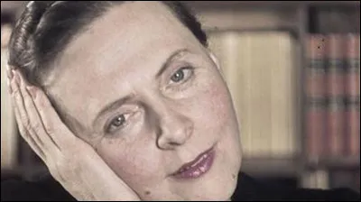 La romancière Elsa Triolet fut l'épouse de Louis Aragon.